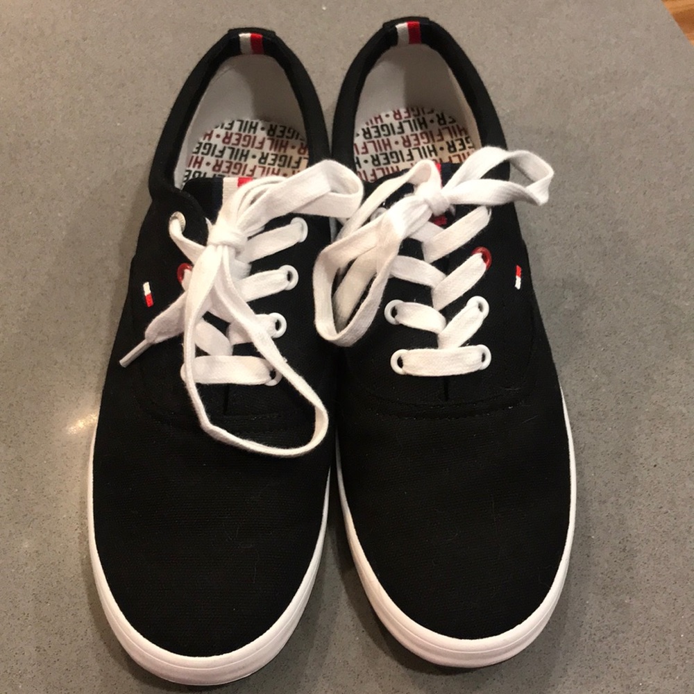 Tommy Hilfiger men’s canvas shoes